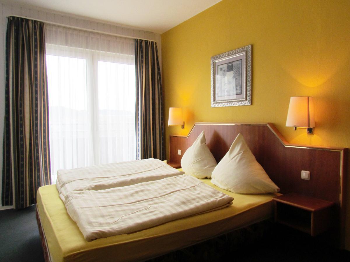 Hotel Seeblick Заалбург Екстериор снимка